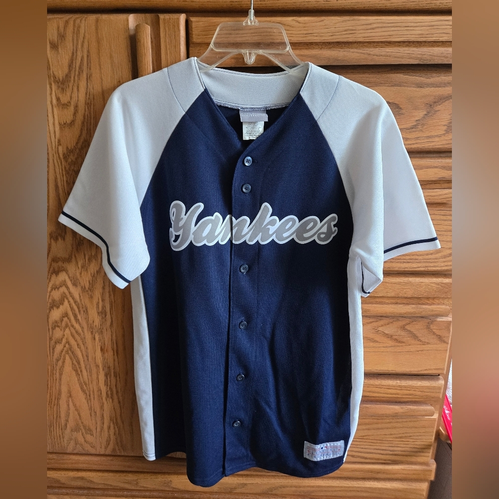 NY Yankees Derek Jeter #2 Navy ButtonUp Jersey Youth XL MlB Genuine Merchandise